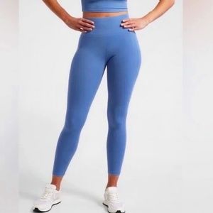Athleta Salutation Stash 7/8 Tight